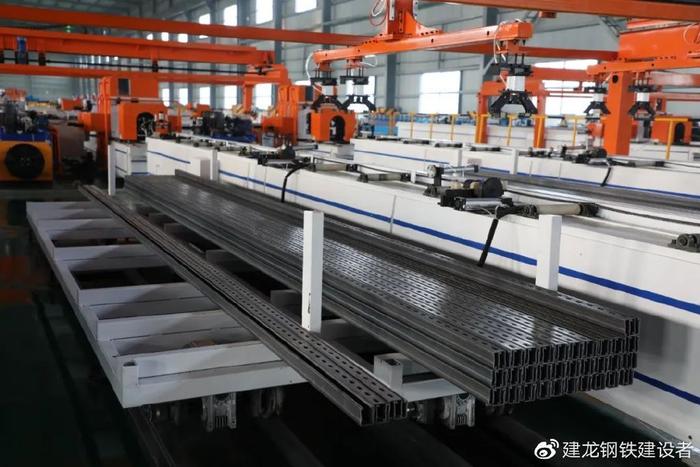 光伏支架安装视频_光伏视频支架安装视频教程_光伏支架组装视频