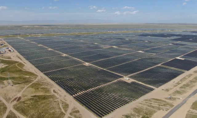 大理在沙漠里“种太阳”，沙戈荒场景下的挑战及应对