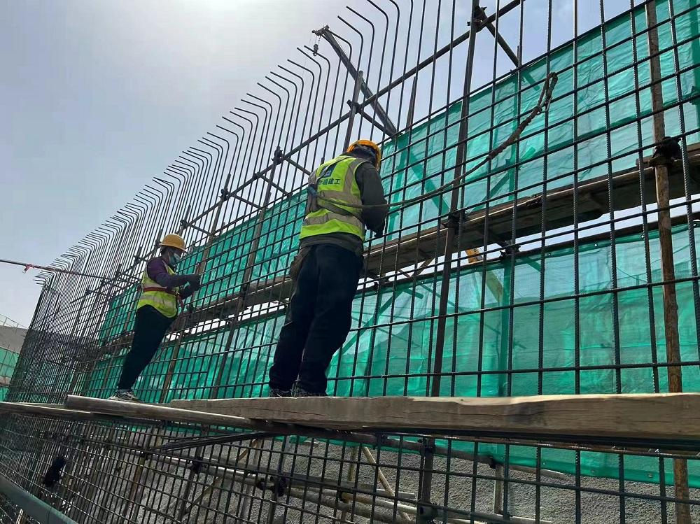 大理东进场高架综合管廊现雏形——乌鲁木齐晚报全媒体记者带你去地下综合管廊项目一探究竟
